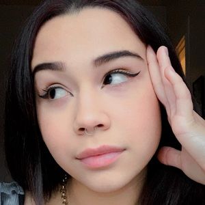 Meet your Posher, Eduarda